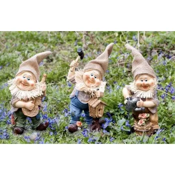 Zahradní dekorace Trpaslík na zahradu s jutovou čepičkou kladívko