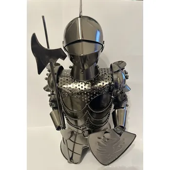 Stojan na víno Kovový stojan na láhev Rytíř