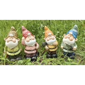 Zahradní dekorace Trpaslík na zahradu z polyestenu s rýčem