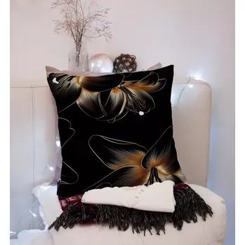 Povlak na dekorativní polštářek Dekorativní povlak na polštář v černé barvě s jemným květinovým vzorem Šířka: 50 cm | Délka: 60 cm