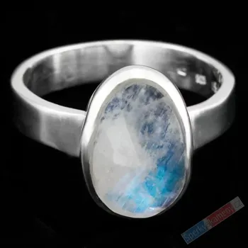 Prsten Stříbrný prsten (Ag 925/1000) s broušeným bílým měsíčním kamenem QAA, vel. kamene cca 14 x 10 mm (ME5156R)