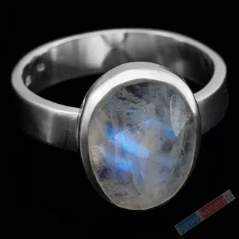 Prsten Stříbrný prsten (Ag 925/1000) s broušeným bílým měsíčním kamenem QAA, vel. kamene cca 14 x 11 mm (ME5155R)