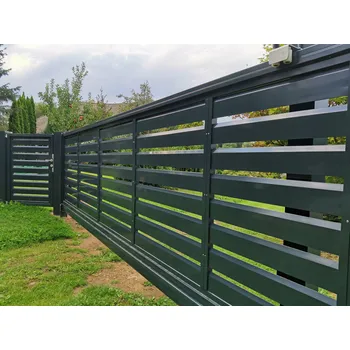 Plot FL BRÁNY Posuvná brána STANDARD, šířka 550 cm, výška 180 cm, lakovaný rám, výplň Aztec lakovaná