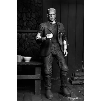 Figurka Universal Monsters - sběratelská figurka Ultimate Frankenstein Monster (Bride of Frankenstein) (Black & White) 18 cm