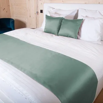 Přehoz na lůžko Saténový přehoz/běhoun na postel Satén LUX-003 Ledově zelený Na míru