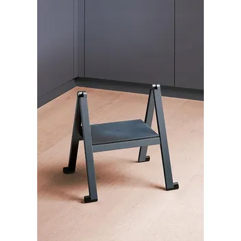 Žebřík Peka 10.23A/1 - Jednostupňový žebřík STEPOLO / černý hliník