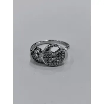 Prsten Stříbrný prsten se zirkony
