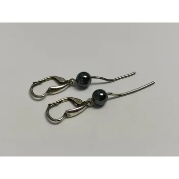 Náušnice Stříbrné naušnice s visícími kuličkami z hematitu