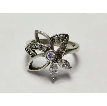 Prsten Stříbrný prsten se zirkony