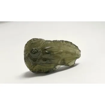 Drahý kámen Vltavín glyptika panna