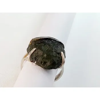 Prsten Stříbrný prsten s přírodním vltavínem