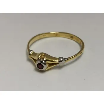Prsten Zlatý dámský prsten s červeným kamínkem