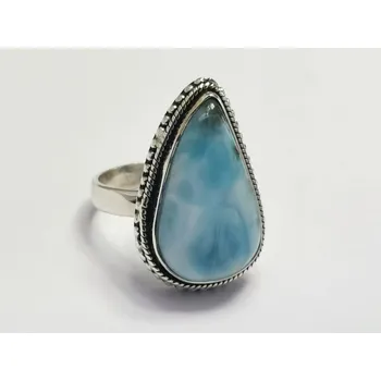 Prsten Stříbrný prsten s larimarem