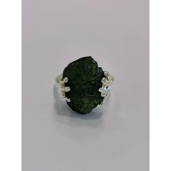 Prsten Stříbrný prsten s přírodním vltavínem