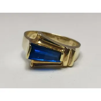 Prsten Zlatý dámský prsten se syntetickým safírem