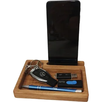 Dřevěný stojánek na mobil