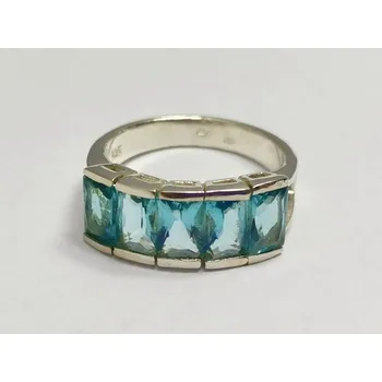 Prsten Stříbrný prsten s modrými kameny
