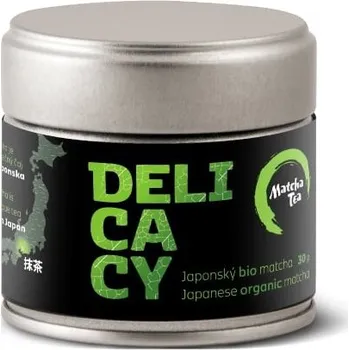 Čaj Matcha Tea Delicacy zelený čaj v plechovce 30 g je prémiový japonský zelený čaj, určený pro milovníky autentické matcha přípravy. Tento kvalitní čaj se vyrábí z pečlivě stíněných lístků, které jsou jemně mleté na prášek, aby se zachovala jeho bohatá umami