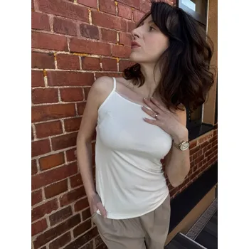 Top Kyra Caroline jemně bílý na ramínka Velikost: 34