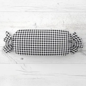 Dekorativní polštářek Polštář válec bonbon Sandra SA-060 Černo-bílé kostičky 15x60 cm
