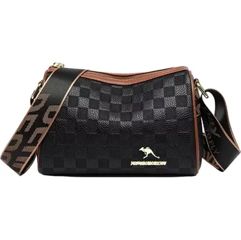 Kabelka Kožená crossbody kabelka (Dámská kožená kabelka přes rameno , prostorná, široký pásek)