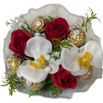 Dortová svíčka DANNY MADE Mýdlová květina A010 s Ferrero Rocher