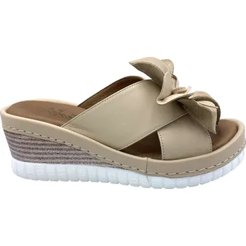 Dámské pantofle Dámské kožené pantofle na klínku MISSTIC 1016 béžové Velikost: 36 (EU)