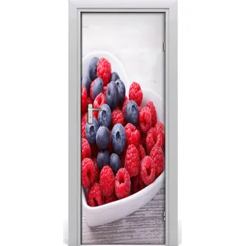 Fototapeta Samolepící fototapeta na dveře maliny a jahody 95x205 cm