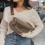 Dámská ledvinka RO750 (Elegantní dámská crossbody ledvinka/kabelka s širokým páskem přes rameno 23 x 16 x 8 cm)