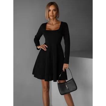 Dámské šaty Černé elegantní šaty BUTTONI jednoduchého střihu Velikost: ONESIZE