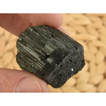 Přírodní kámen Krystal turmalín skoryl 37g (Madagaskar)