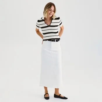 Dámská sukně Reserved - Džínová sukně s ozdobným prošíváním - bílá - 966EV-00X - 966EV-00X-L