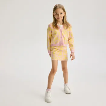 Dívčí svetr Reserved - Žerzejová sukně z viskózové směsi - pastelově růžová - 249DB-03X - 249DB-03X-128