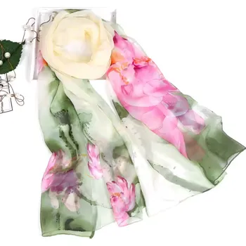 Šála B-TOP Dámský hedvábný šátek s růžovými květy - zelená/ žlutá