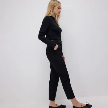 Dámské kalhoty Reserved - Chino kalhoty s páskem - černý - 1005P-99X - 1005P-99X-34