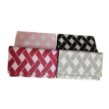 Peněženka Kutti Dámská peněženka s károvaným vzorem Barva: Červená