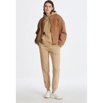 TEPLÁKY GANT REG TONAL SHIELD SWEATPANTS DARK KHAKI