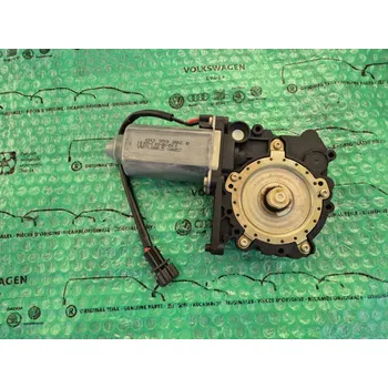 Stahovačka okna Originální díl VW pravý přední motorek stahování okna (bez adaptéru kabeláže) VW Polo (6N) 2.dvéřový 6N3959802B