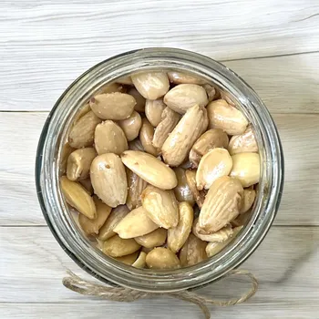 Nutworld.cz Mandle pražené solené Valencie DELUXE Množství: 100g