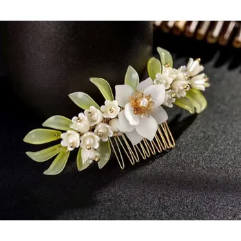 Ozdoba do vlasů B-TOP Hřeben do vlasů s bílým květem a zelenými lístky