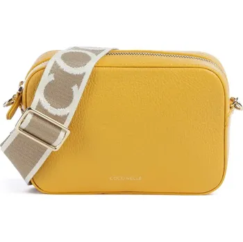 Kabelka Coccinelle kožená crossbody kabelka malá tmavě žlutá