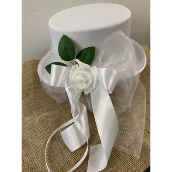 Svatební dekorace Cylindr bílý na auto s růží