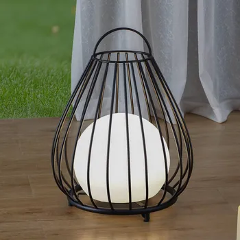 Venkovní osvětlení Lindby LED solární světlo Kelda, černé, kovové, 38 cm, stmív. - Základna - Ø 23 cm, výška 3,3 cm; stínítko - Ø 20 cm, výška 7,5 cm; délka kabelu USB-C 100 cm černá, bílá 1 x 1 W LED - Doprava zdarma