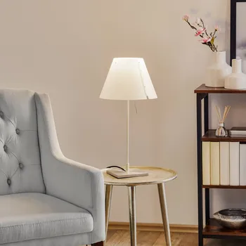 Lampička Luceplan Costanzina stolní lampa hliník, bílá - Stínidlo na lampu - Ø 26 cm, výška 17 cm; podstavec - 14 x 14 cm bílá, hliník 1 x 42 W - Doprava zdarma