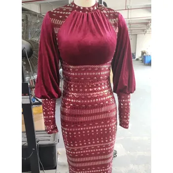 Dámské šaty Večerní šaty s třpytivým vzorem Barva: Vínová, Velikost: S