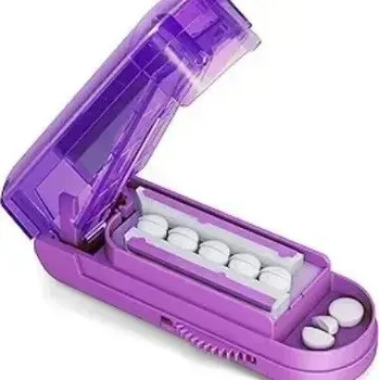 Úložný box Krabička na léky s řezačkou pro přesné dávkování | úložný box, plastový box - fialová