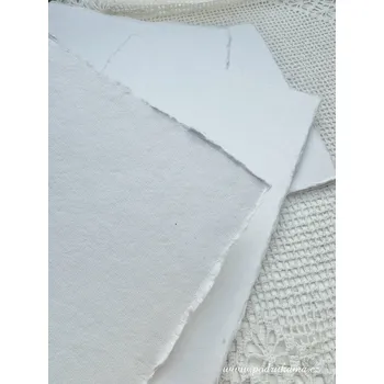 Umělecký papír Olino Paperworks Int BV Bavlněný ruční papír A4 s přírodním okrajem - ivory 300 gr