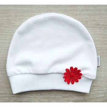Kojenecké oblečení AMÁLKA Bavlněná bílá čepička, červený květ Velikost: 74-80
