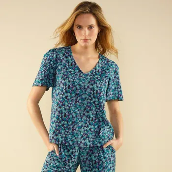 Dámská halenka Halenka s výstřihem do V , krátkými rukávy a minimalistickým potiskem smaragdová/purpurová 46