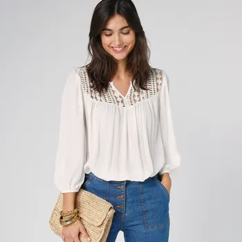 Dámská halenka Jednobarevná kreponová halenka s macramé a 3/4 rukávy režná 48